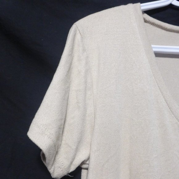 BLUENOTES, small, Two soft V Neck short sleeve shirts with pocket, GUC - Picture 4 of 14